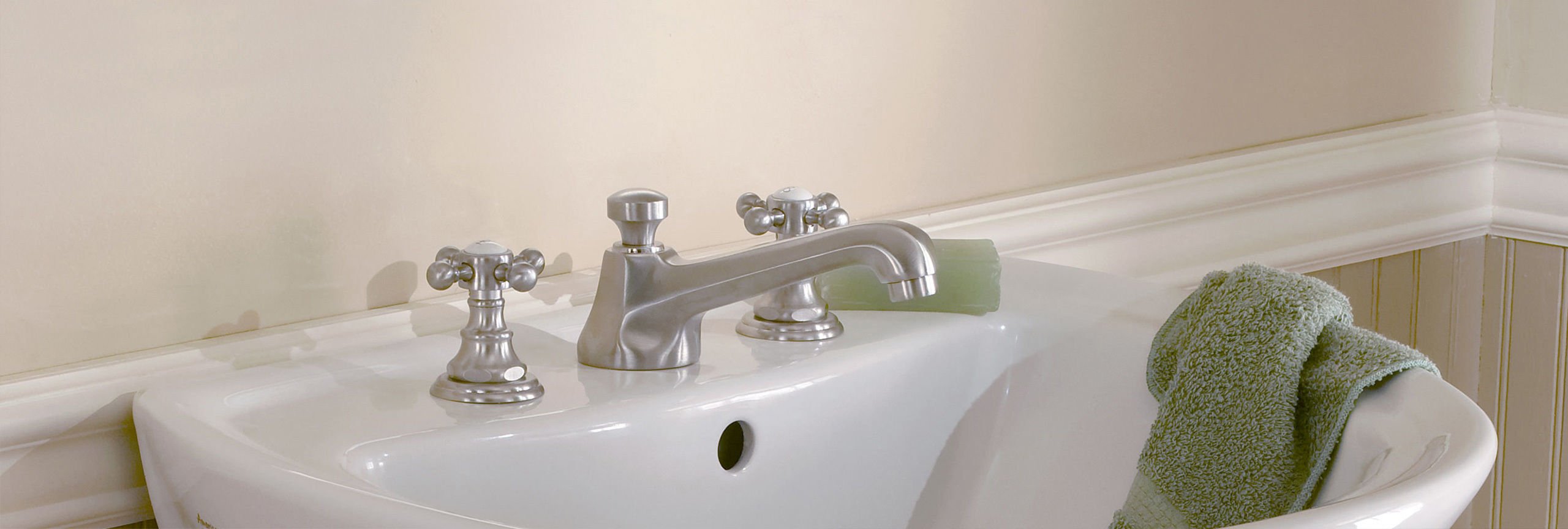 bathroom series Del Mar widespread faucet on vanity sink